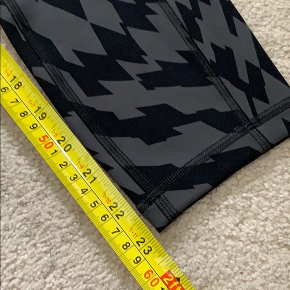 Lululemon Crop - Picture 10 of 11